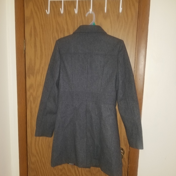 Beautiful thick coat - Picture 2 of 5